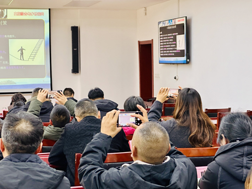 张建华教授为四川省凉山彝族自治州冕宁县科级干部培训班，作题为《文旅融合与乡村振兴》的专题讲座